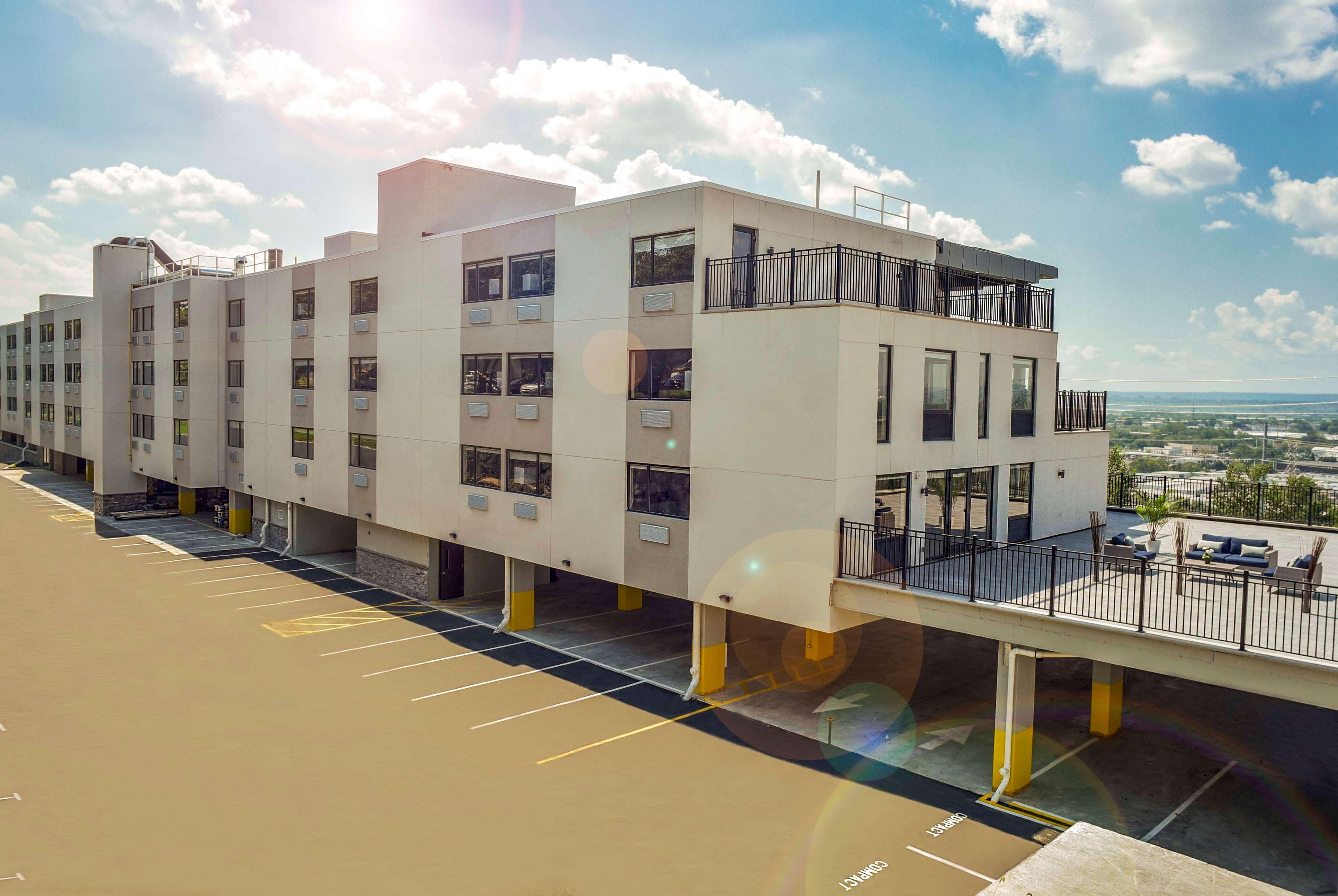 Отель Wyndham Garden North Bergen - Secaucus Экстерьер фото